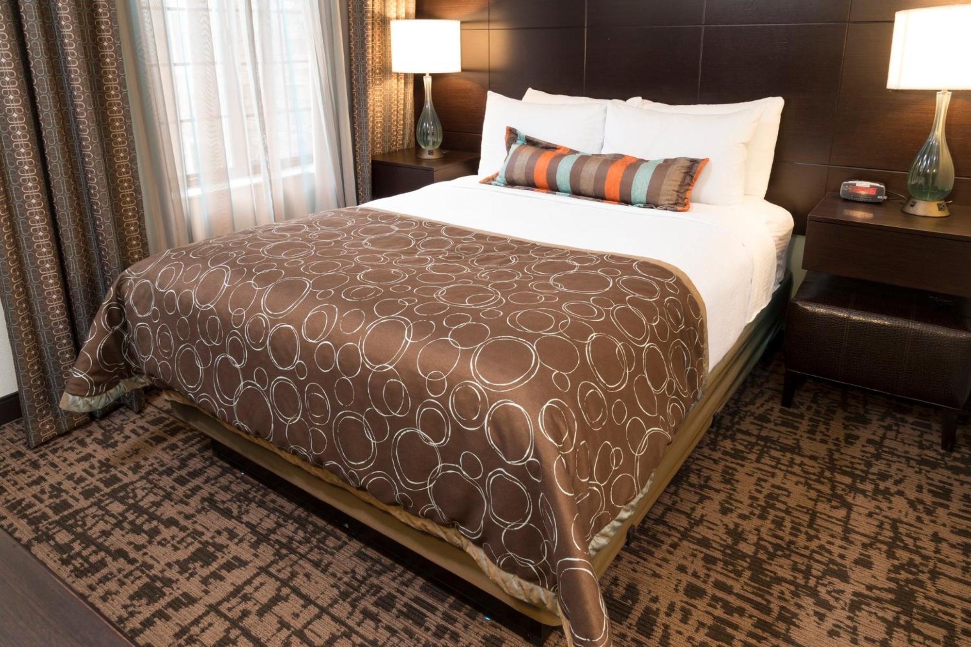 Staybridge Indianapolis-fishers By Ihg